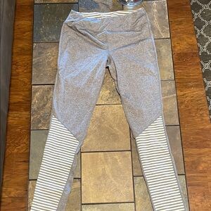 Kyodan Heather Gray Leggings with White Stripes